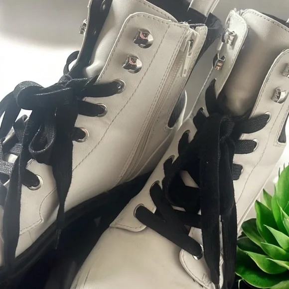 INDIGO REIN | Boots, size 7 - Picture 3 of 9